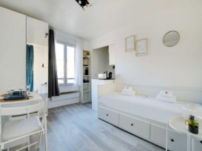 Modern studio - 2P - Faubourg Saint Antoine 11th arr